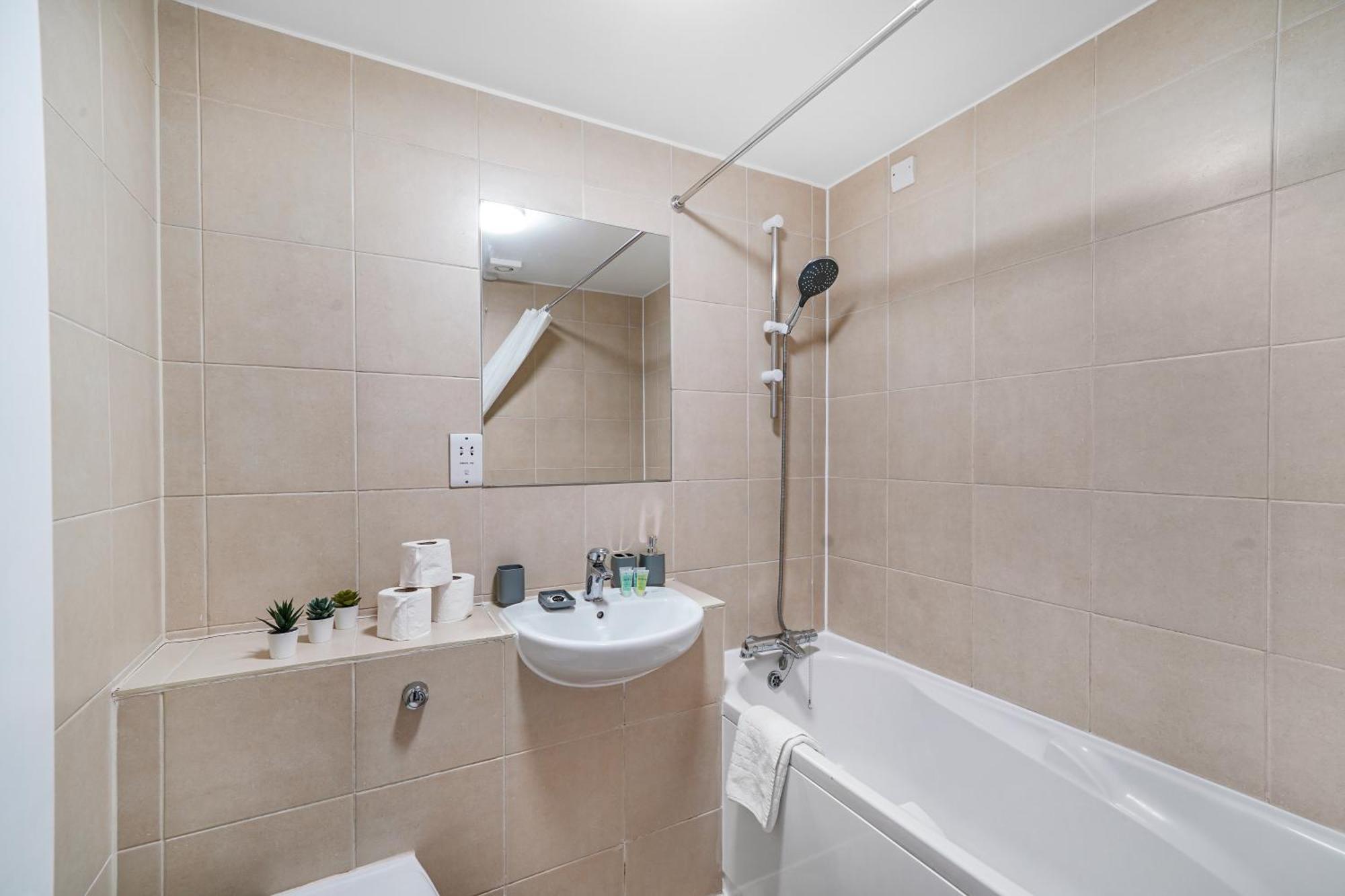 런던 Boutique Central Hackney Abode - Balcony - Sleeps 6 아파트 외부 사진